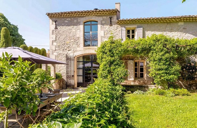Mas De Roussan - Four Bedroom Villa, Sleeps 8