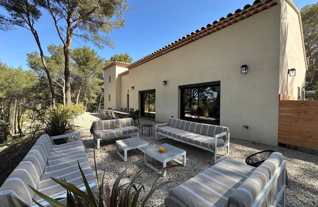 Mas de l'Esquirou in the heart of Provence, just outside Aix-en-Provence