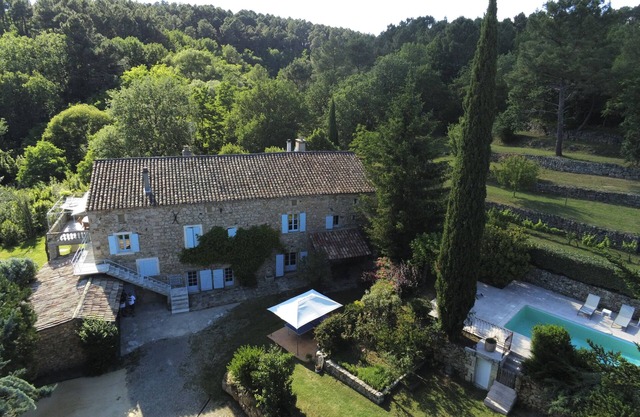 Mas en pierre - swimming pool -Sud Ardèche - 1.4ha
