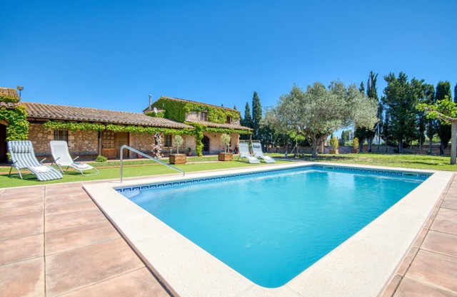 MAS MILLET: Beautiful country house in Albons with private pool