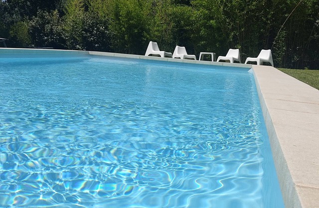 Mas provençal for 8 people