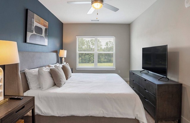 Mason 1BD 4 - One Bedroom Apartment, Sleeps 2