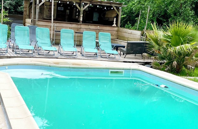 Mathanaki Une Maison de Famille Avec Piscine