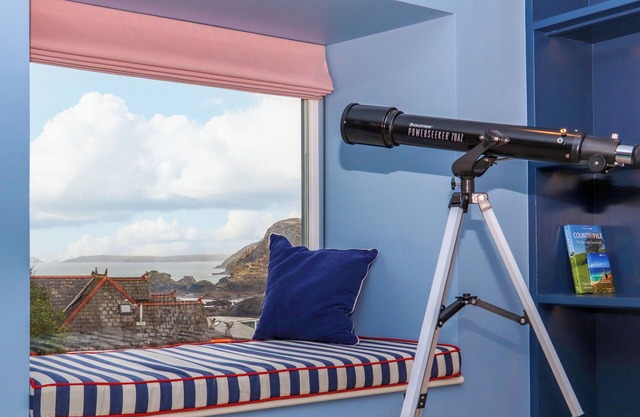 MAVERICKS WAVE, family friendly, luxury holiday cottage in St Agnes