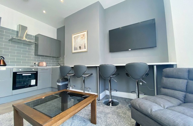 Mayfair Suite Sasco Apartments