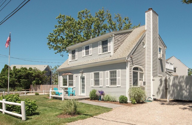 Mayflower Beach Luxury Home - Walking Distance to Beach