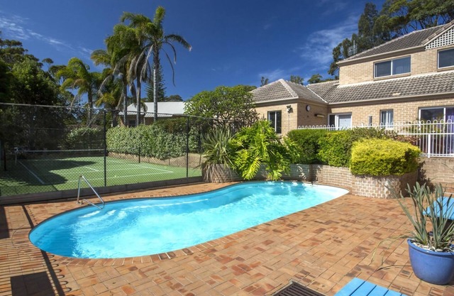 McGrath welcomes you to Mollymook Sands 10 Mollymook
