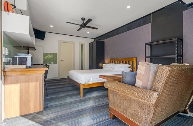 McLaren Flat Studio Near Vineyards