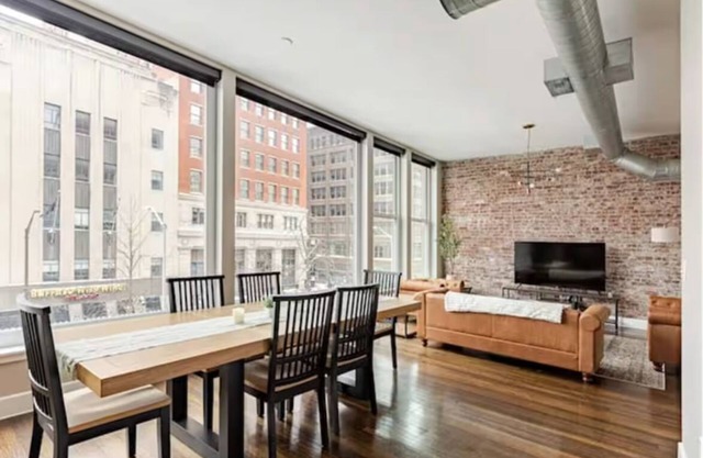 McOuat Place 4A - Luxury 1 Bed Downtown Indy Apartment Prime Location