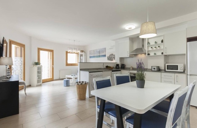 MEDITERRANEAN APARTMENT 3 minutes TO THE BEACH 3