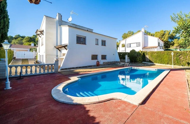 MEDITERRANEAN VILLA WITH PRIVATE SWIMMING POOL