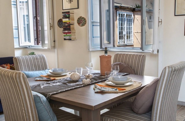 Meisi House and the terrace above the rooftops of Campo dè Fiori
