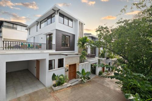 Melhor stays villas - L-S01 4BHK villa with private pool