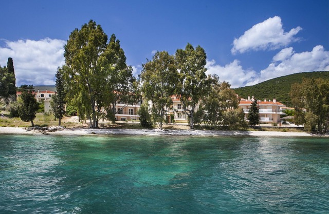 Meliti Waterfront Suites