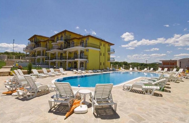 Menada Green Hills Apartments