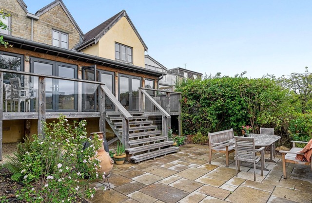 Mercia House - sleeps 8 guests in 4 bedrooms