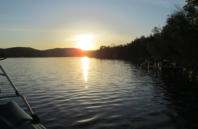 Merrymeeting Lake Living Retreat - Perfect Location For Couples or Family