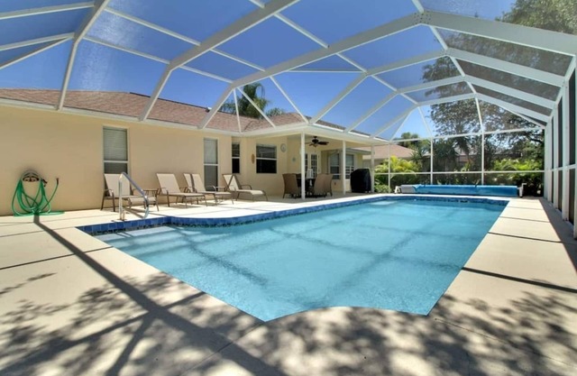 Meticulously Maintained Rotonda Pool Home