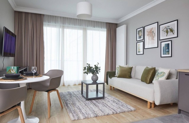 Metro Imielin 9th Floor Apartment