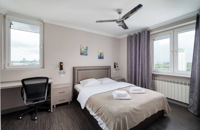 Metro Szwedzka Homely Apartment