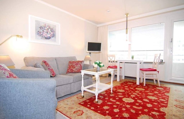 Metropol, Whg. 42, Landseite