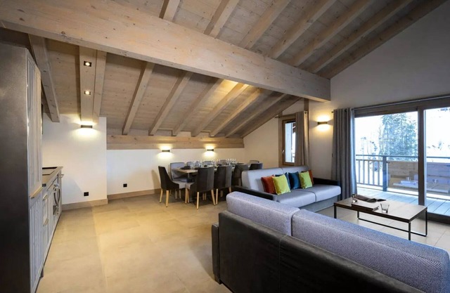 MGM Hotels & Residences - Residence Le Roc des Tours * - 5 Room Duplex Apartment 10 People