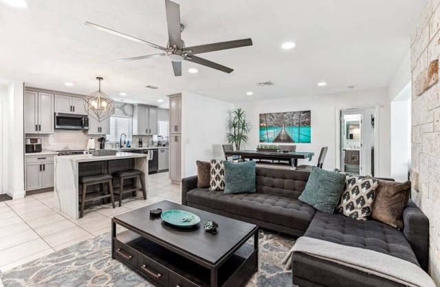 Miami Oasis: Spacious 4-Bedroom Home with Pool