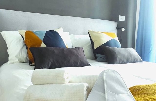 Michelangelo Airport Suite Room Vacation Rental near Fiumicino Airport