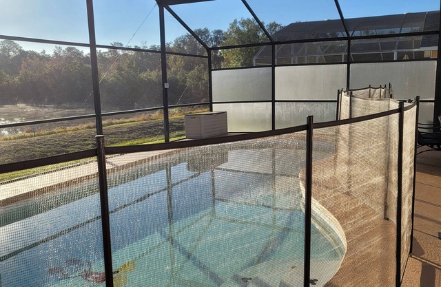 Mickey Mouse villa/Gated/Golf/Lake/Ultramodern/20 minutes away to Disney