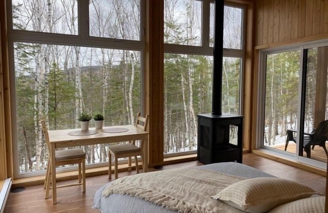 Microcabin dens in the Charlevoix forest
