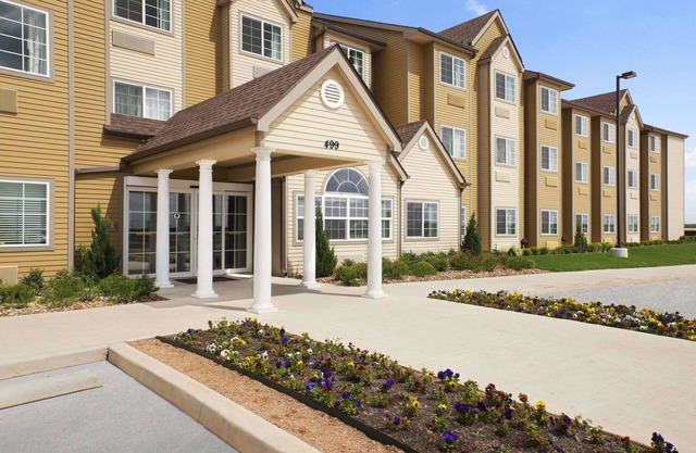 Microtel Inn & Suites by Wyndham Cotulla