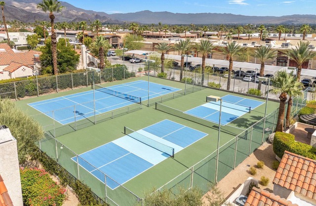Mid Century Getaway! Near El Paseo Shops and Restaurants! Pool, Spa, Tennis, PickeBall!