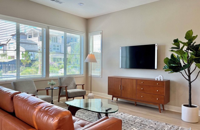 Mid-Century Modern 3-Bedroom Home in Heart of Irvine