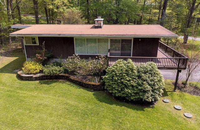Mid-Century Modern Berkshires Getaway on 6.5 Acres!