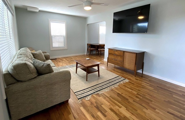 Mid-Century Modern Home in Downtown Roswell Near UFO Museum and Planetarium