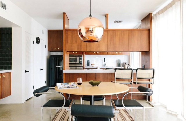 Mid-Mod Retro Getaway 2b/2b Condo with Pool + walking distance to El Paseo!