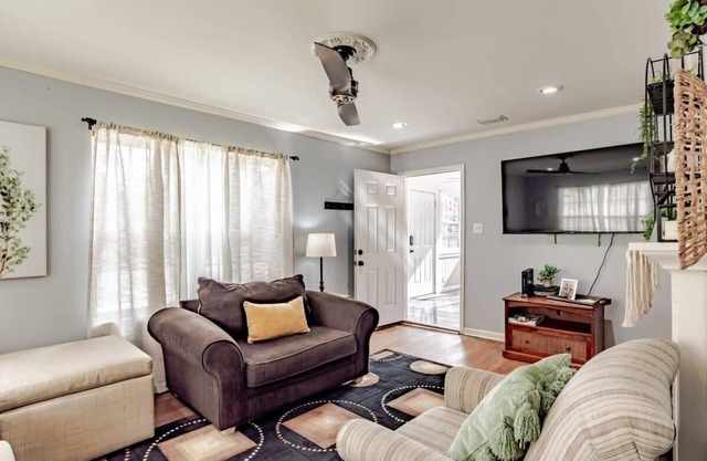 Midtown Cottage, Great Location! Mellow at Morgan