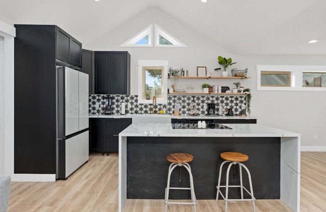 Midtown Haven- RV and Boat parking!