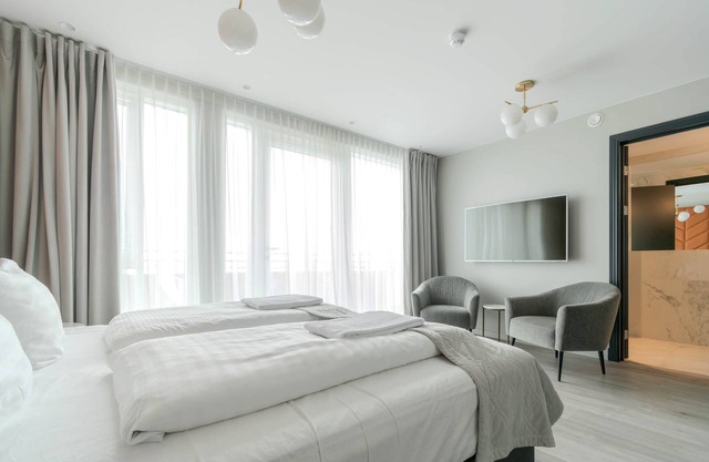 Midtown Reykjavik - Double Room with Balcony