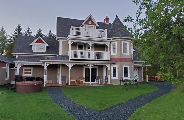 Miel et Terre-Chalet en nature pour jusqu'à 15 personnes