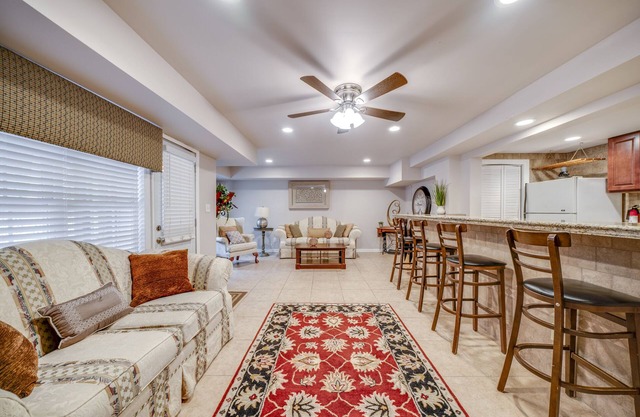 Mighty Mansion w/3,300 SF - 9 mins to Downtown + NCSU. 8 Beds Great for Groups!
