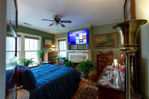 Mike & Allen's Place on the Park 2