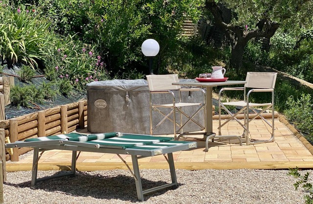 Mike's Dinghy House by Interhome