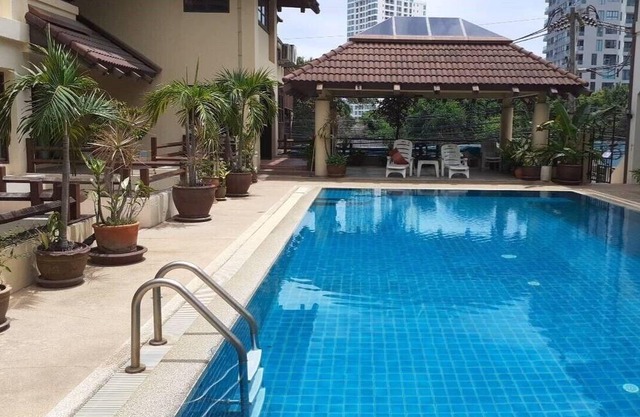mikes dream pool access villa