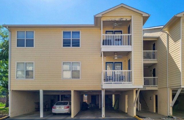 MILITARY RENTAL - 2 bed/2 bath condo in a gated Ocean Springs community!