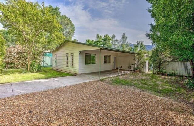 Millie's Retreat, Bright