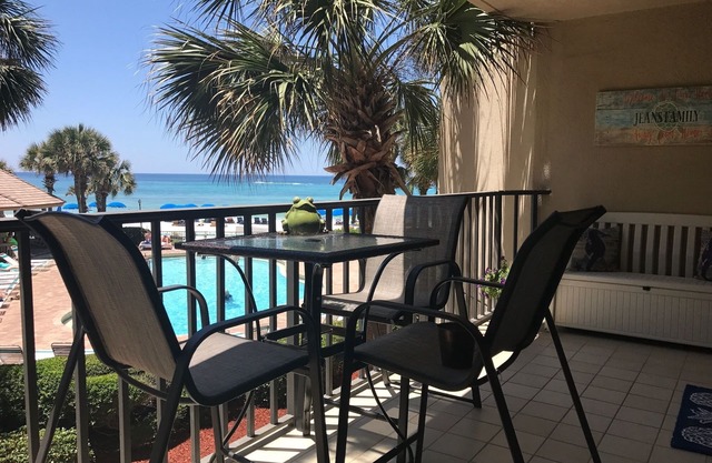 Million Dollar View On Family Friendly Beach - Includes Beach Chairs