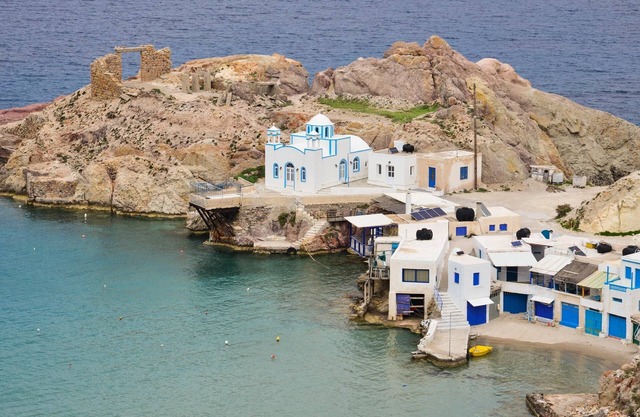Milos Relax Economically 5 min walk to the beach