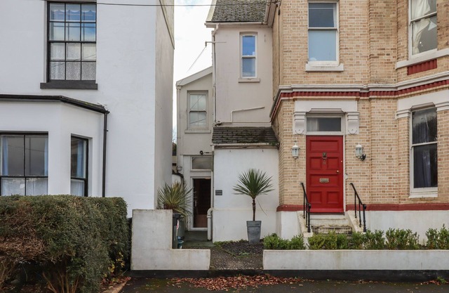 MIMOSA, family friendly, character holiday cottage in Dawlish