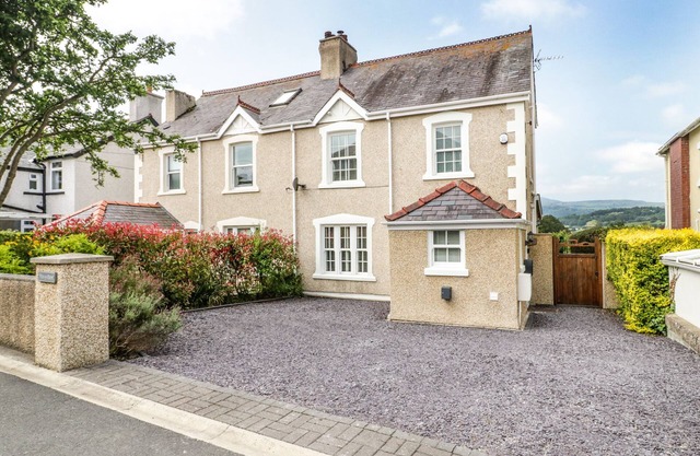 MIN Y DON, family friendly, with open fire in Conwy